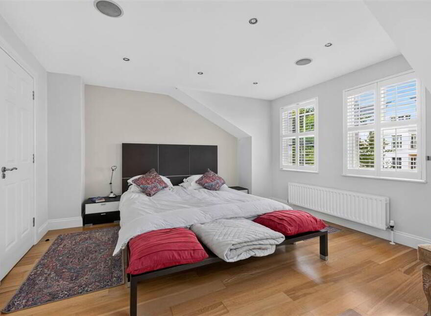 16 Regents Wood, Malone Road, Belfast, BT9 5RW