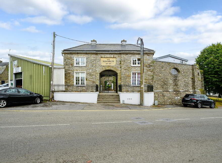 5 The Shambles, Allen Square, Bandon, P72FE06