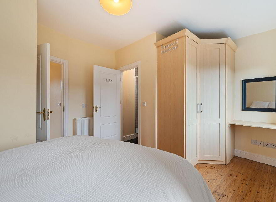 5 The Shambles, Allen Square, Bandon, P72FE06