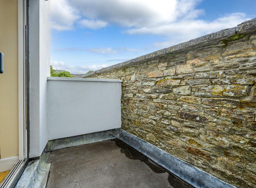 5 The Shambles, Allen Square, Bandon, P72FE06