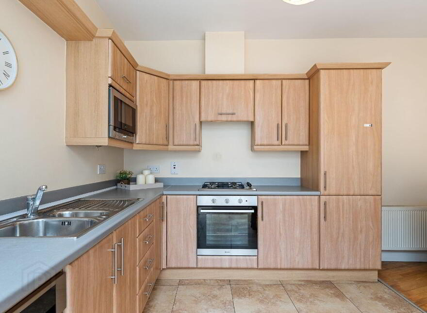 5 The Shambles, Allen Square, Bandon, P72FE06