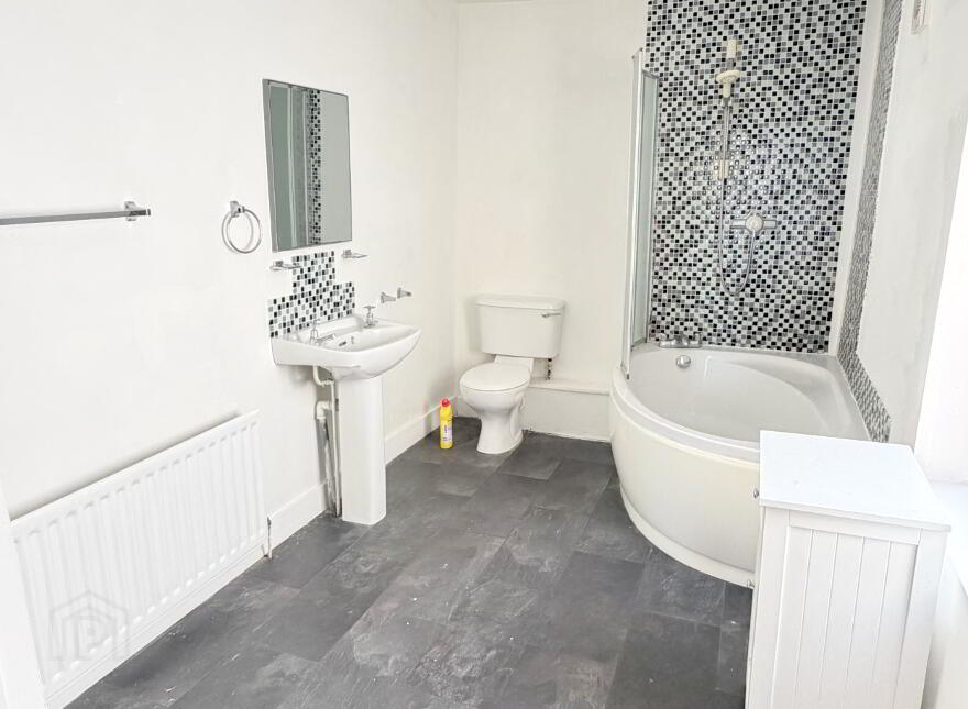 147 Newtownards Road, Belfast, BT4 1AB