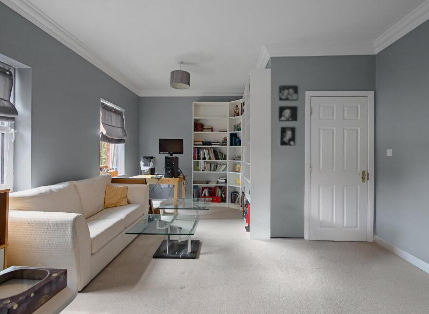 9 Wellington Park, Belfast, BT9 6DJ