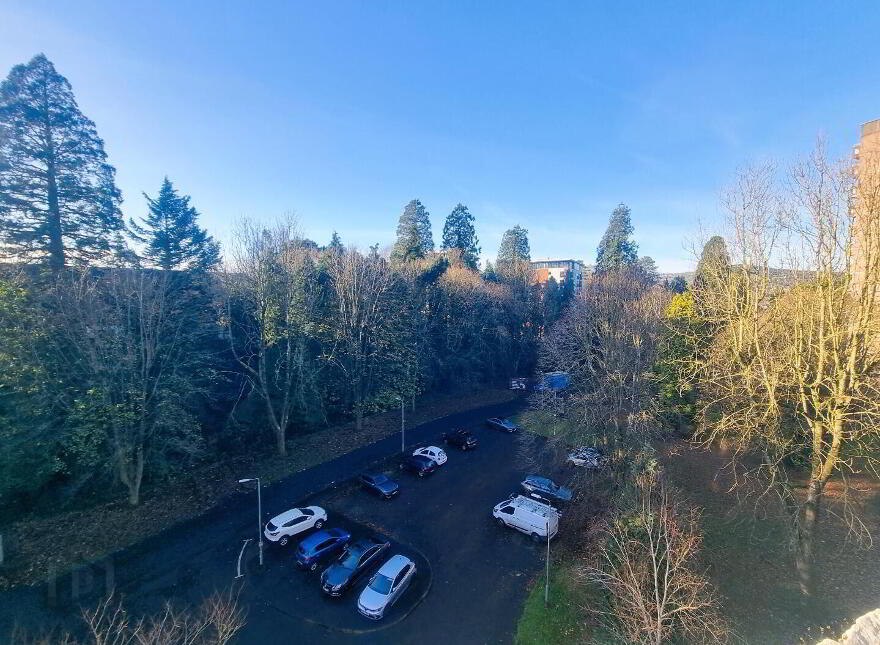6D, Ferndale House, Dunmurry, BT17 9DB