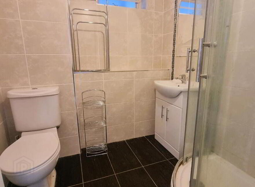 6D, Ferndale House, Dunmurry, BT17 9DB