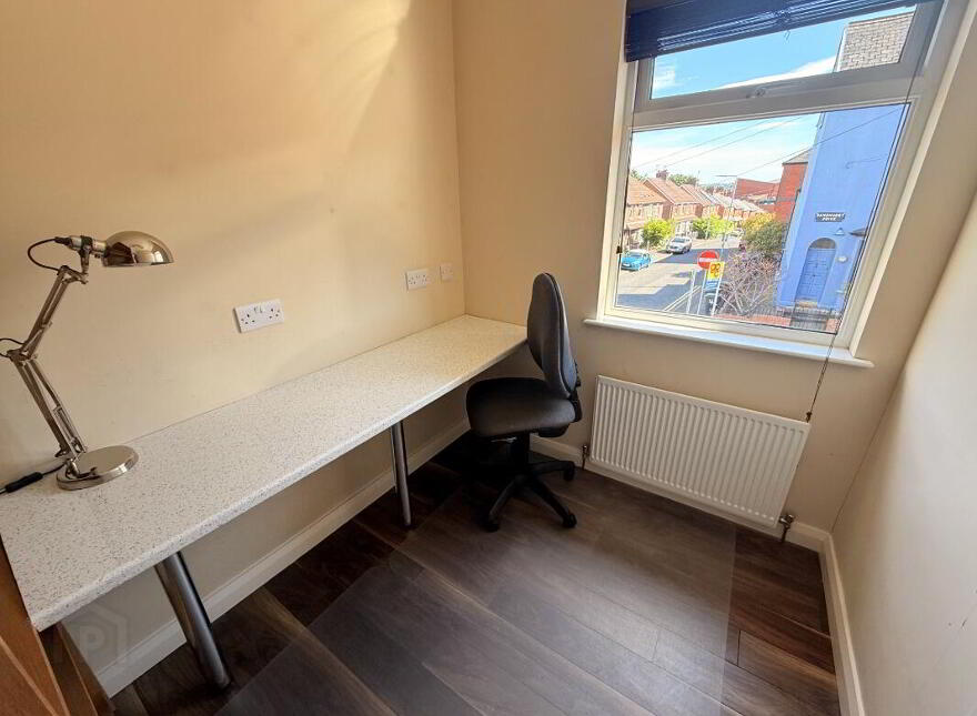 46 Sandhurst Drive, Belfast, BT9 5AY