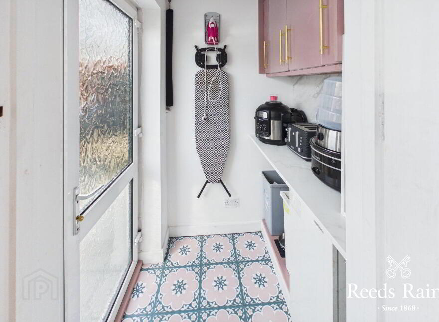 5 Adlon Crescent, Lisburn, BT28 2EG