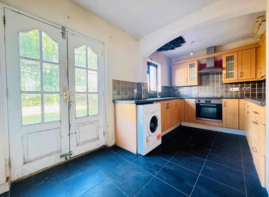 15 Enniskeen Avenue, Rathcoole, Newtownabbey, BT37 9HN