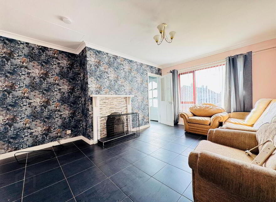 15 Enniskeen Avenue, Rathcoole, Newtownabbey, BT37 9HN