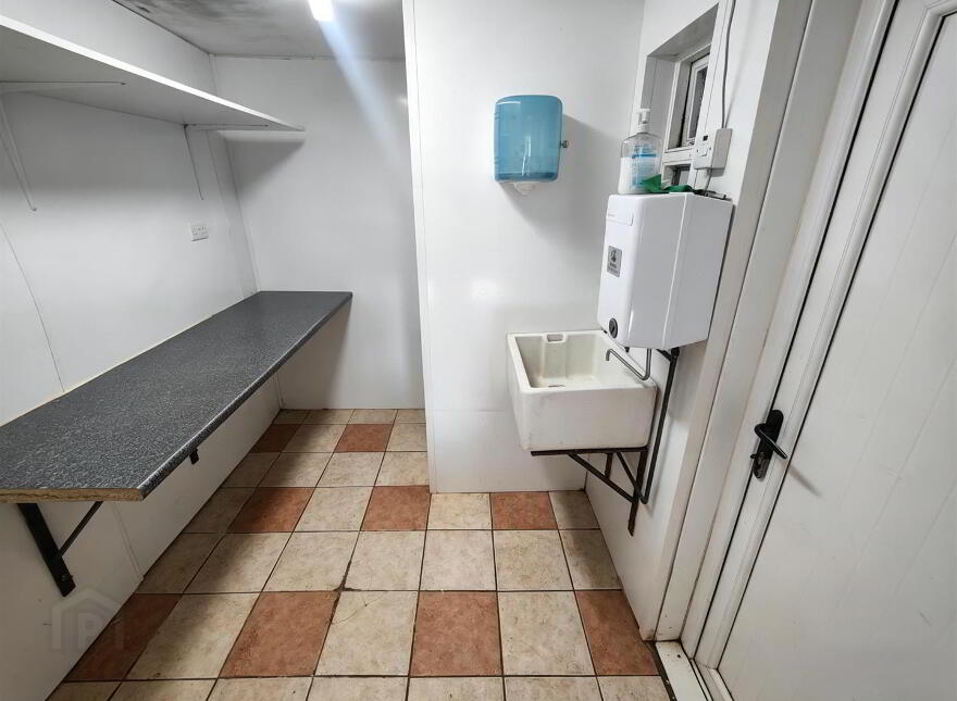 886 Crumlin Road, Belfast, BT14 8AE