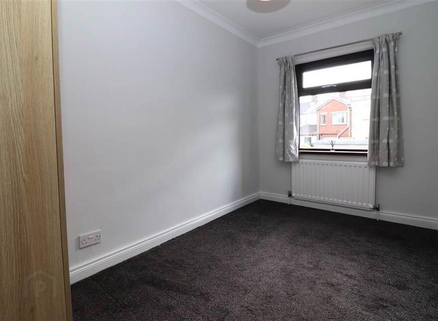 8 Lawnbrook Drive, Grand Street, Lisburn, BT27 4UB