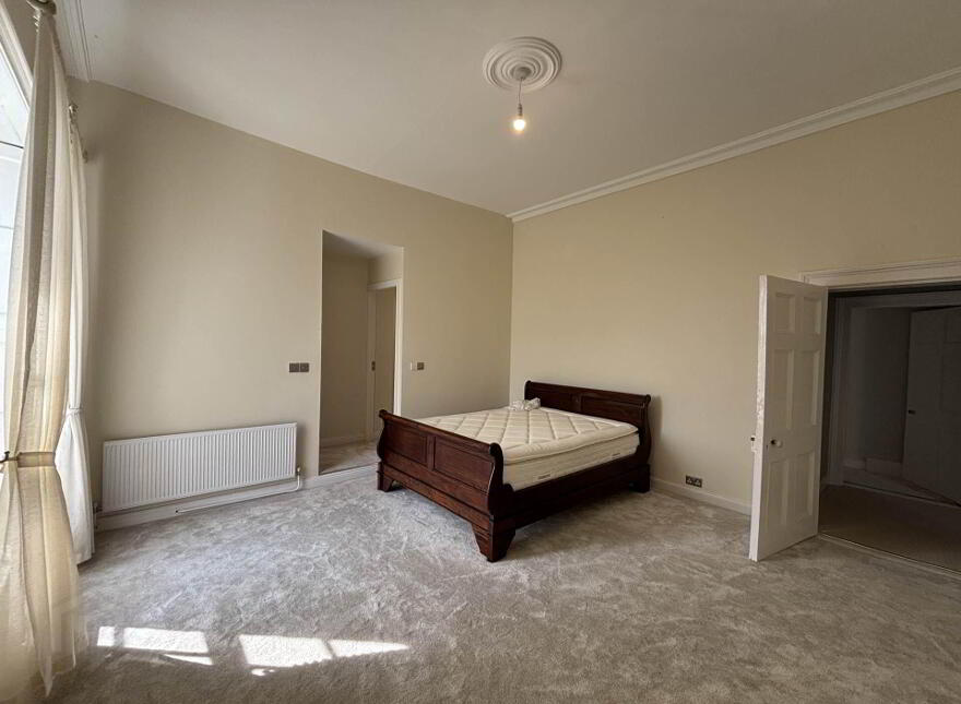 2 John`s Mall, Birr, R42XW21