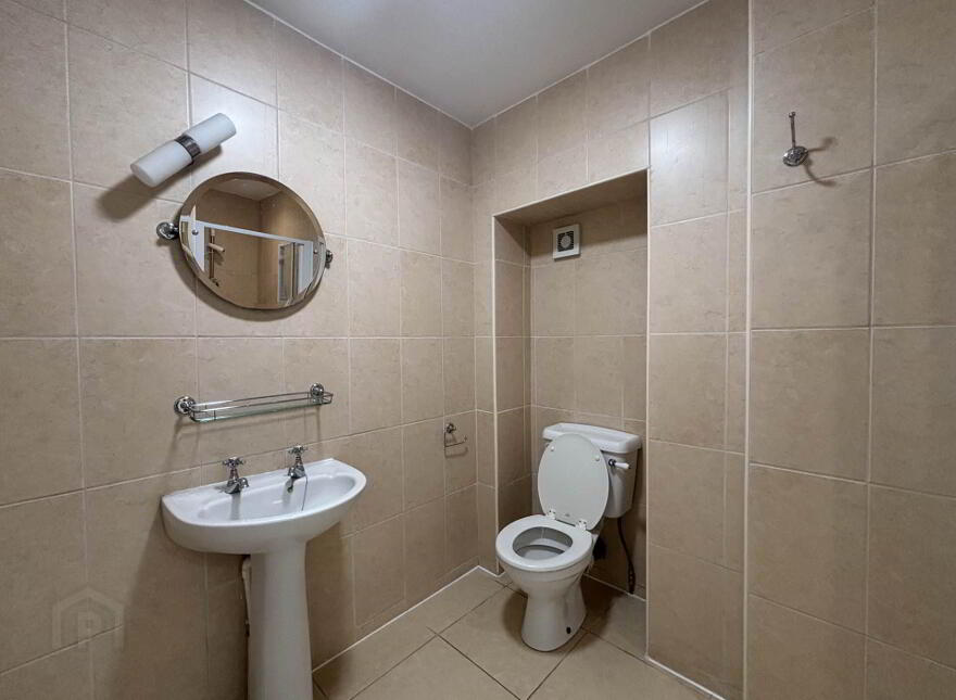 2 John`s Mall, Birr, R42XW21