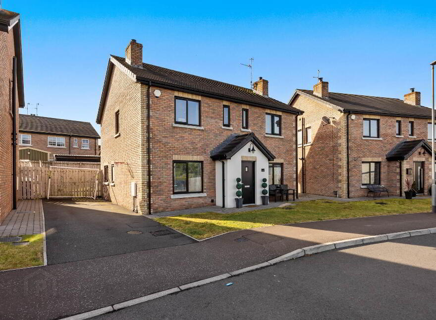 2 Riverglade Drive, Lurgan, Craigavon, BT66 8FF