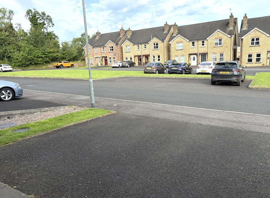 98 Rossdale, Ballymena, BT42 2SJ