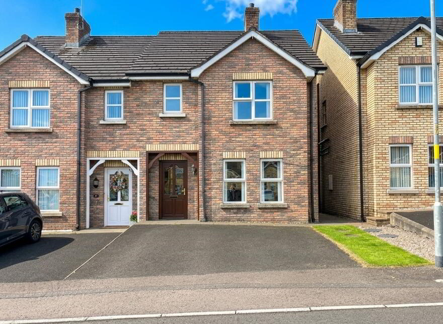 98 Rossdale, Ballymena, BT42 2SJ