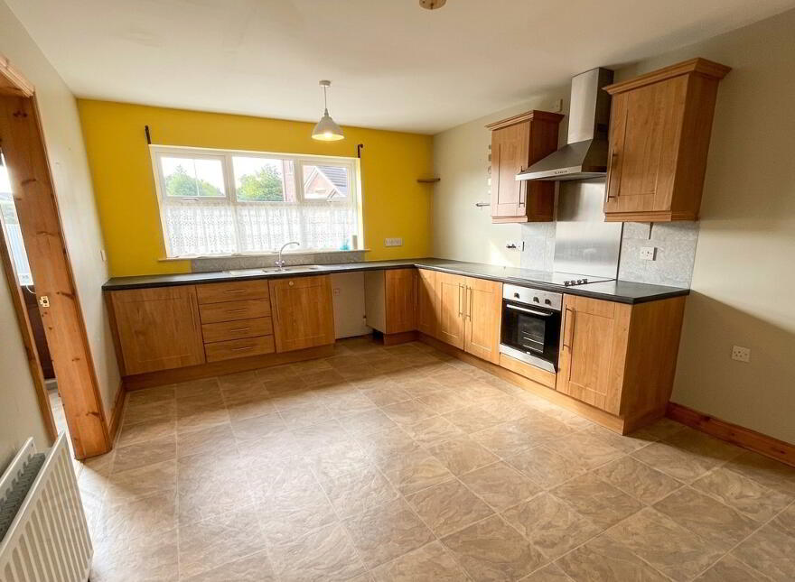 98 Rossdale, Ballymena, BT42 2SJ