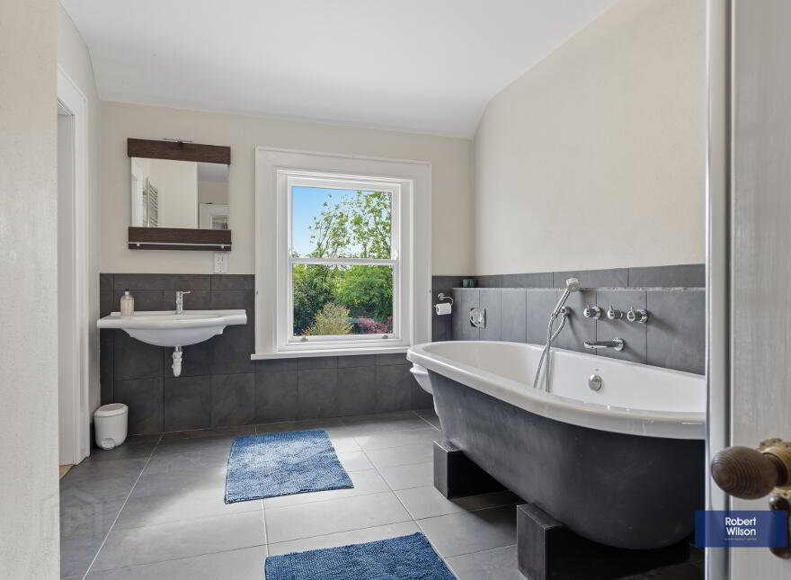 14 Gulf Lane, Hillsborough, BT26 6EL