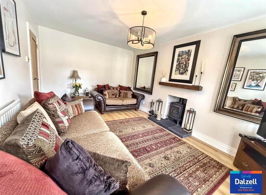1 Hollyburn, Lisburn, BT28 2YL