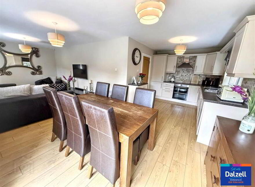 1 Hollyburn, Lisburn, BT28 2YL