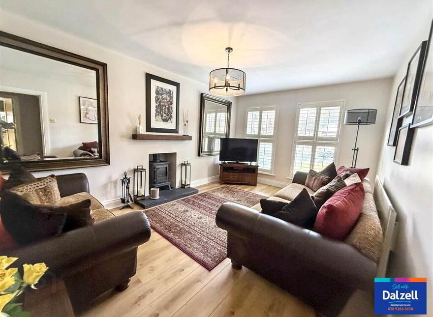 1 Hollyburn, Lisburn, BT28 2YL