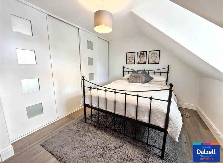 1 Hollyburn, Lisburn, BT28 2YL
