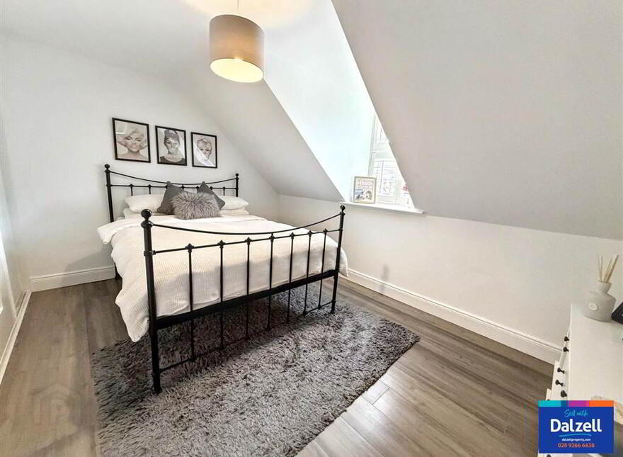1 Hollyburn, Lisburn, BT28 2YL