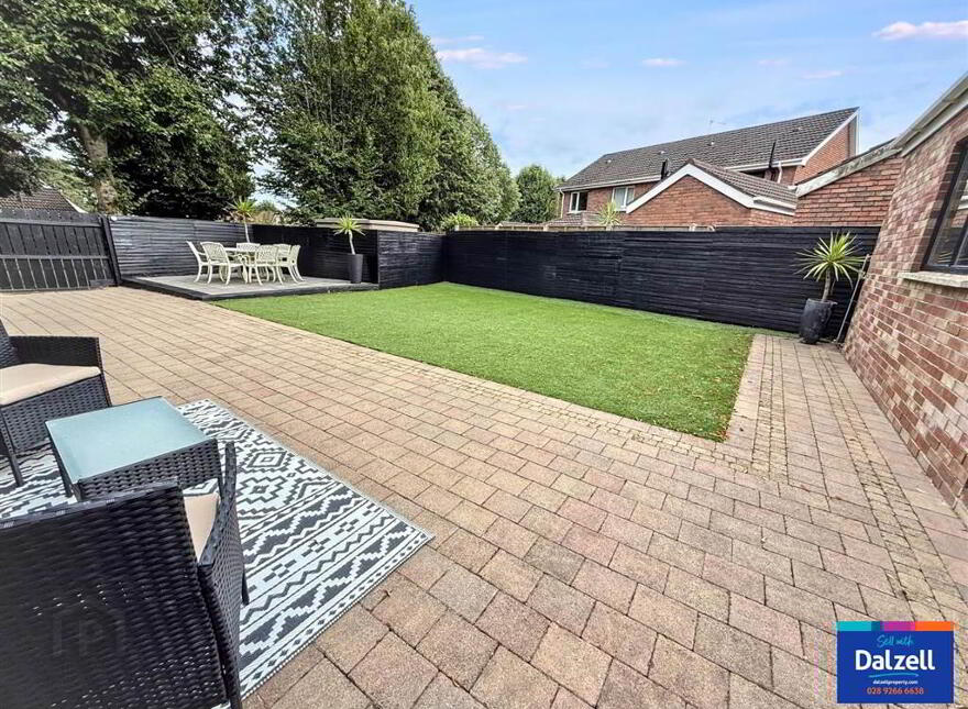 1 Hollyburn, Lisburn, BT28 2YL