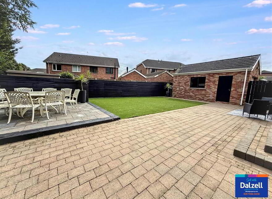 1 Hollyburn, Lisburn, BT28 2YL