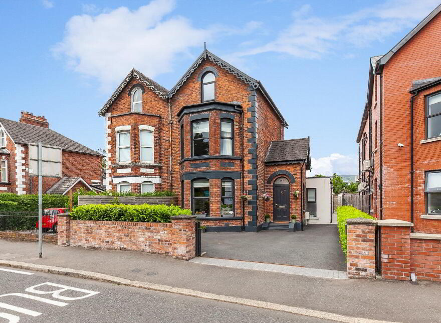 747 Lisburn Road, Belfast, BT9 7GW