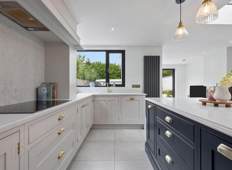 747 Lisburn Road, Belfast, BT9 7GW