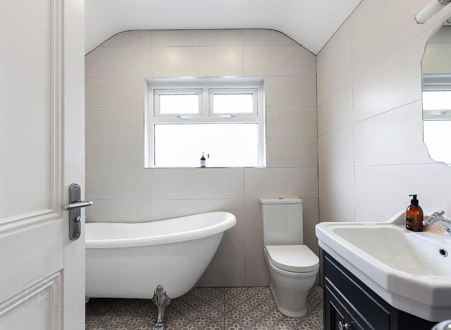 747 Lisburn Road, Belfast, BT9 7GW