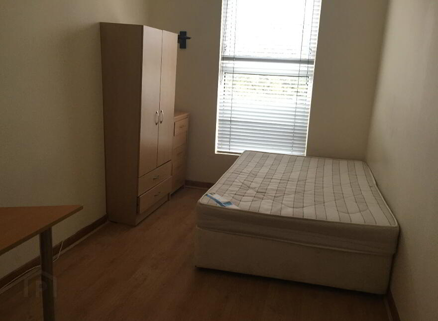 2, 155 University Street, Belfast, BT7 1HR