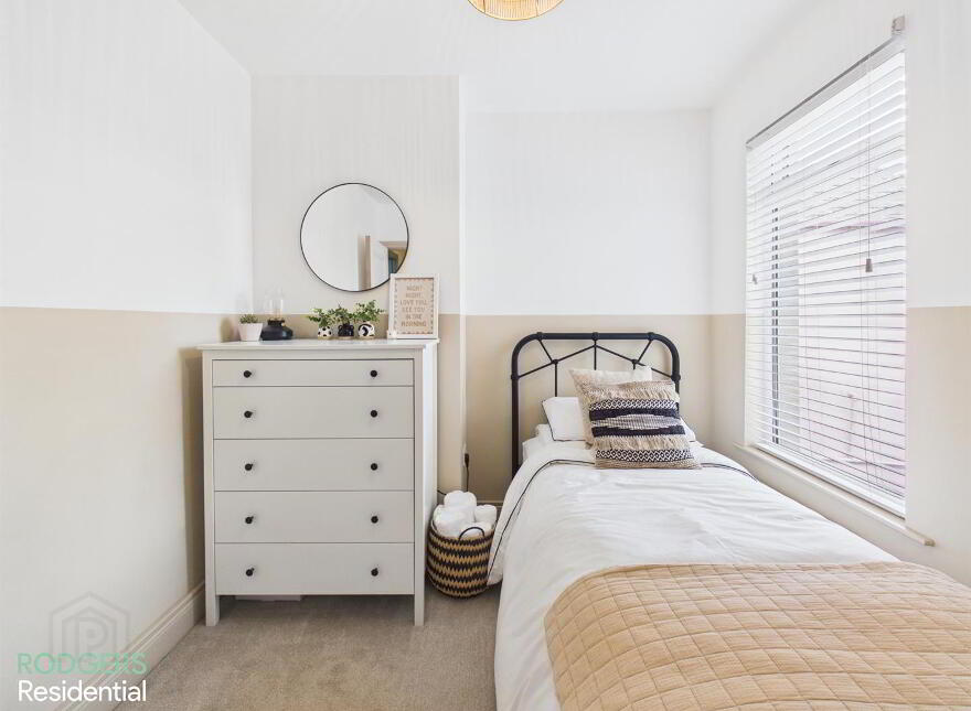 25 Willowfield Crescent, Belfast, BT6 8HP