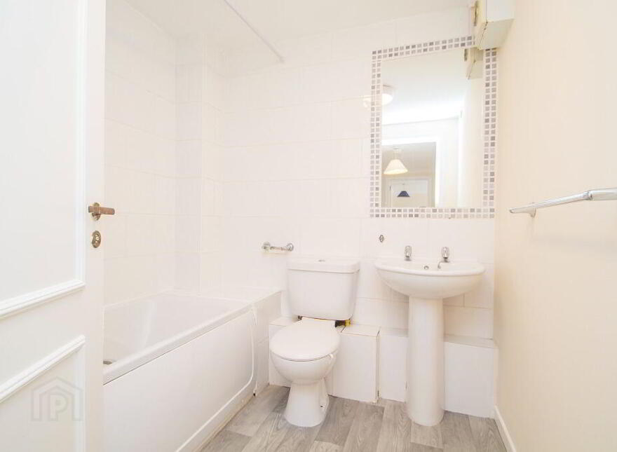 15 St Patricks Square, Edinburgh, EH8 9EZ
