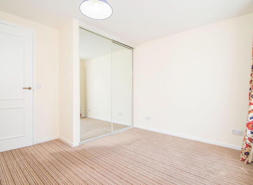 15 St Patricks Square, Edinburgh, EH8 9EZ