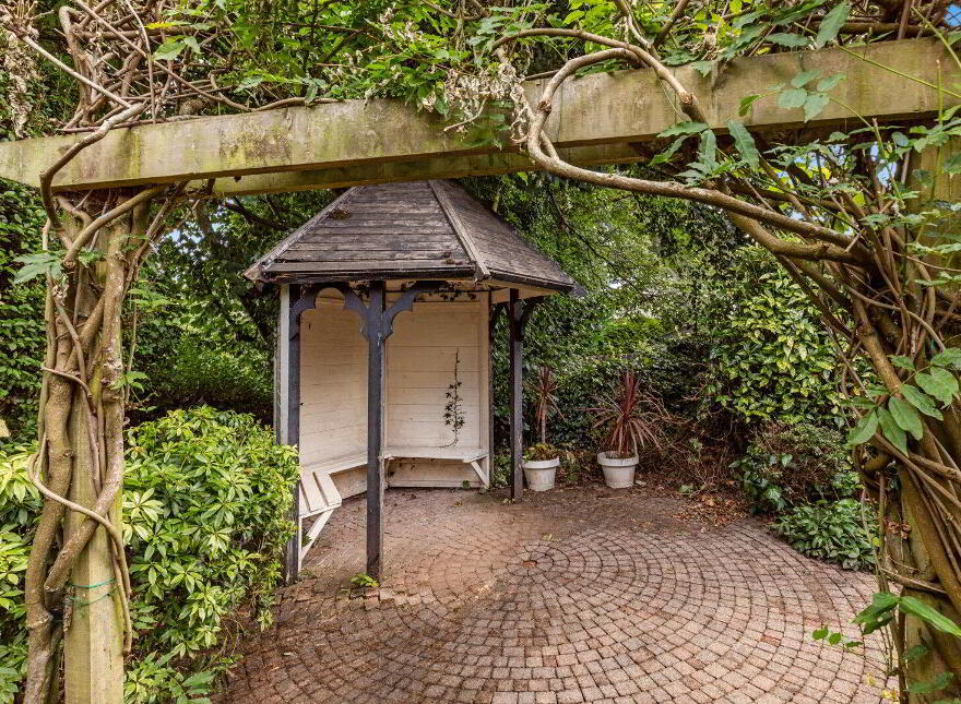 4 Forest Hill, Belfast, BT9 5QH