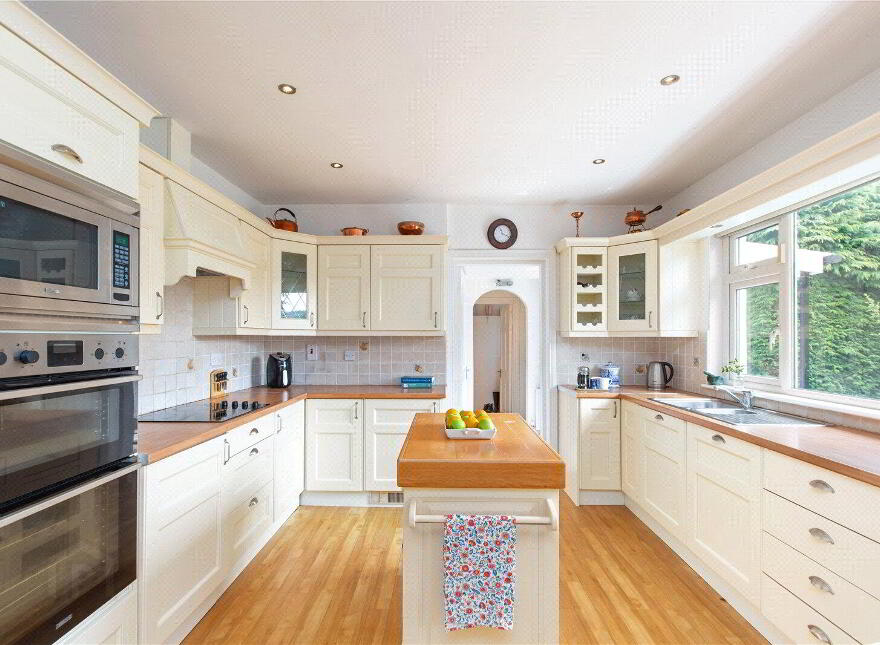 Silver Springs, Glencap Road, Kilmacanoge, A98KA46