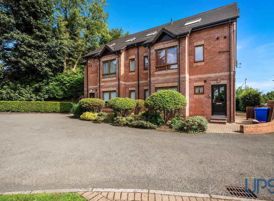4 Park Mews, Dunmurry, Belfast, BT17 0HP