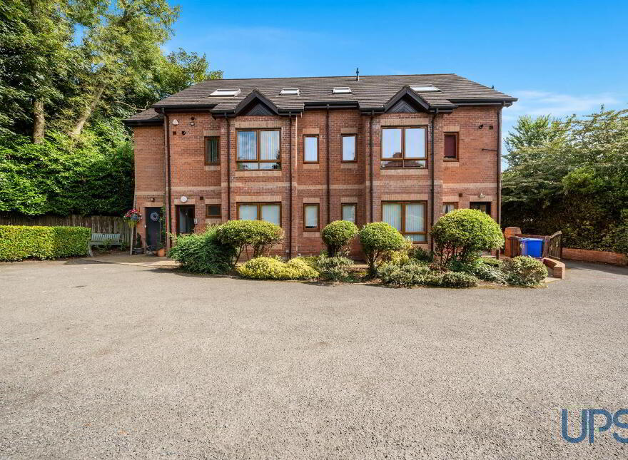 4 Park Mews, Dunmurry, Belfast, BT17 0HP
