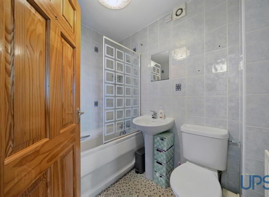 4 Park Mews, Dunmurry, Belfast, BT17 0HP