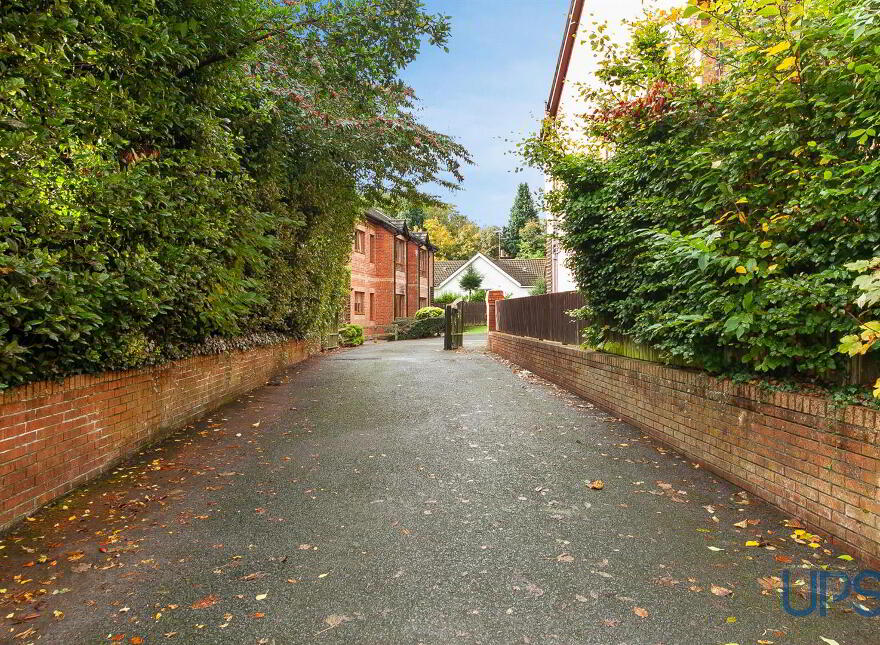 4 Park Mews, Dunmurry, Belfast, BT17 0HP