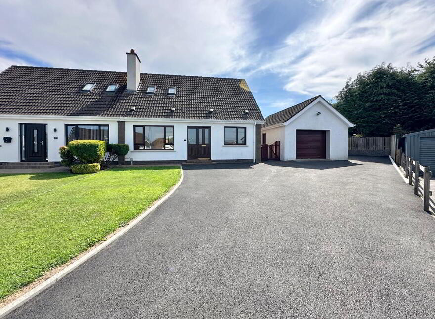 25 Thornhill Park, Magherafelt, BT45 5JQ