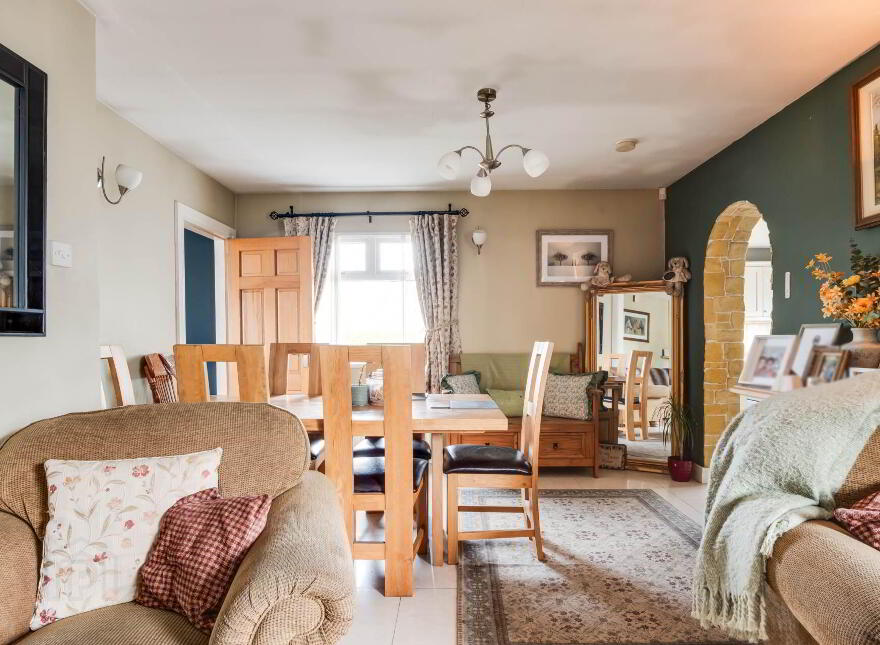 27 Tullyavey Road, Enniskillen, BT94 2JT