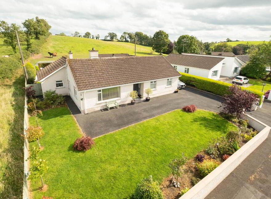 27 Tullyavey Road, Enniskillen, BT94 2JT