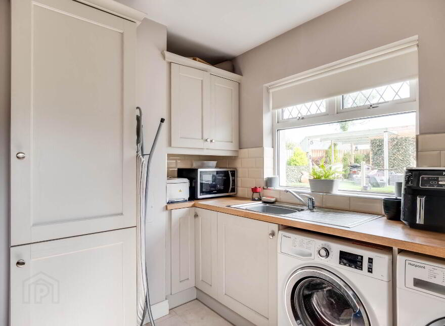 27 Tullyavey Road, Enniskillen, BT94 2JT