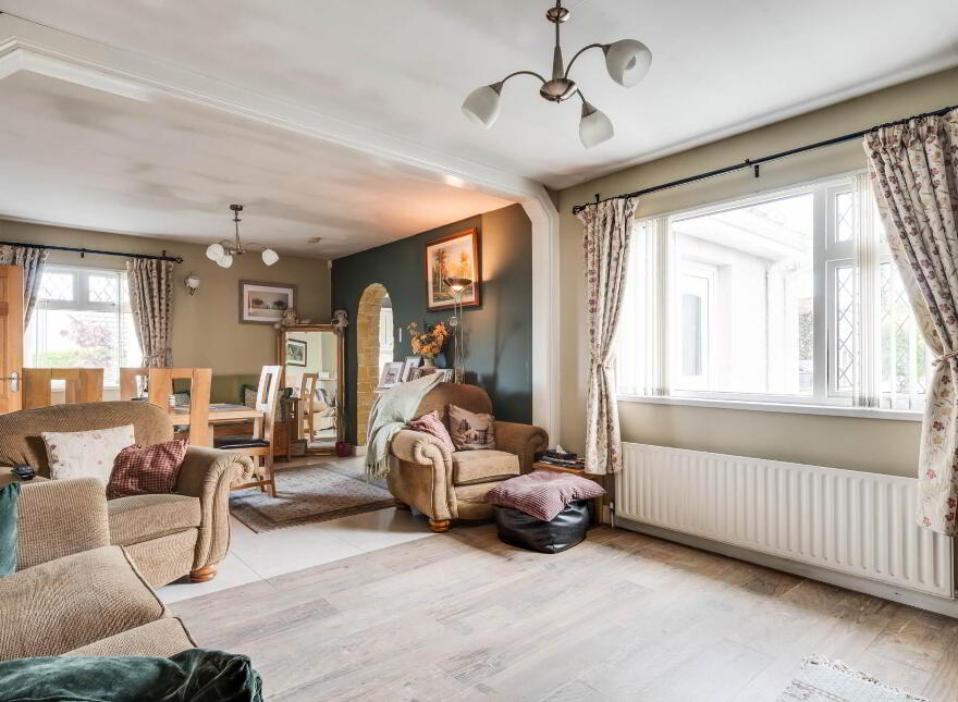 27 Tullyavey Road, Enniskillen, BT94 2JT
