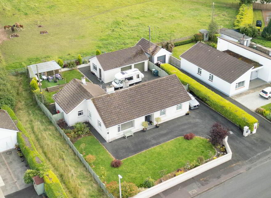 27 Tullyavey Road, Enniskillen, BT94 2JT