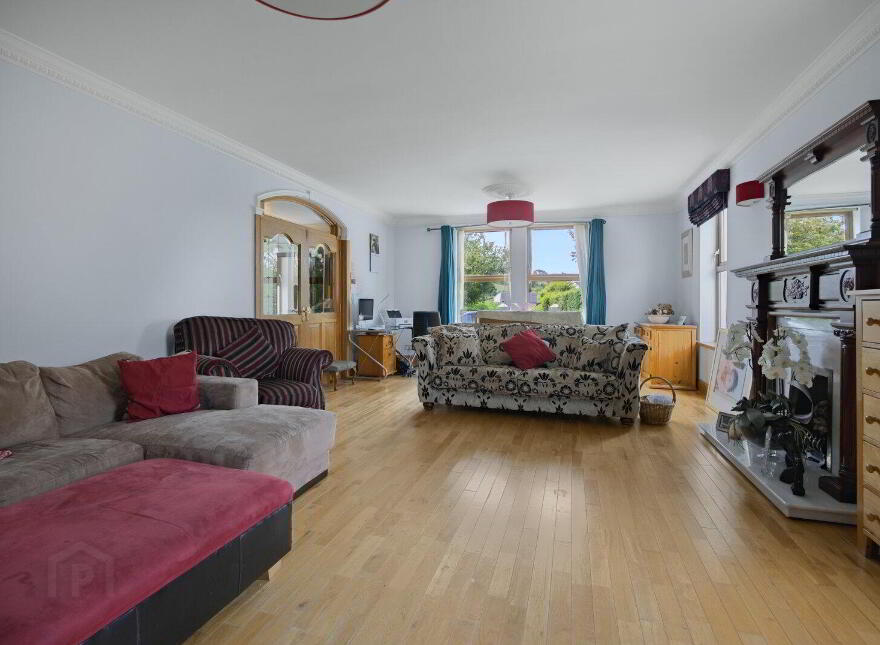 103 Belfast Road, Saintfield, BT24 7HE