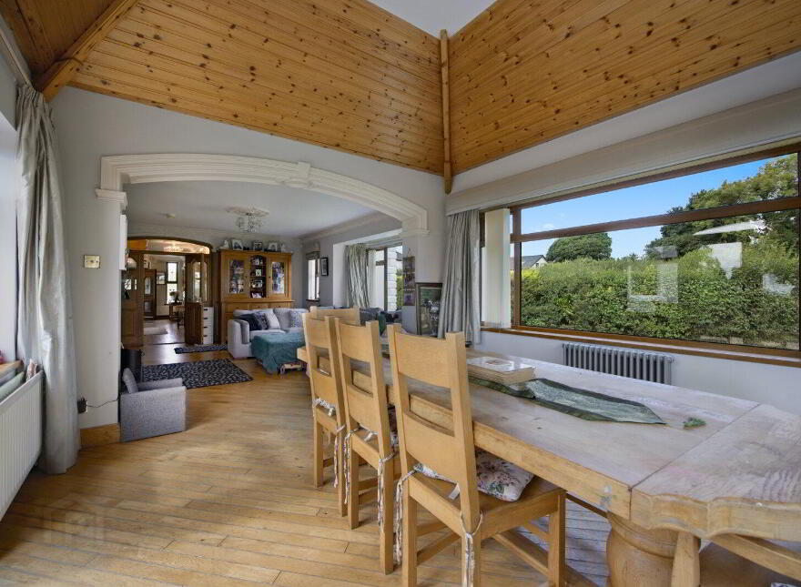 103 Belfast Road, Saintfield, BT24 7HE